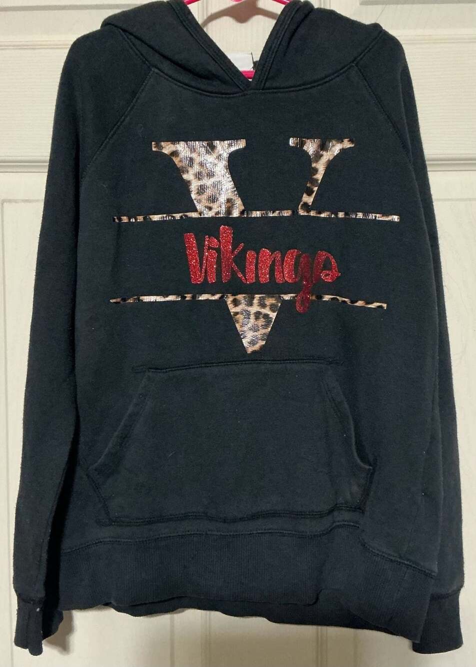 Amazon Essentials Vikings Leopard Glitter Pullover Hoodie Black